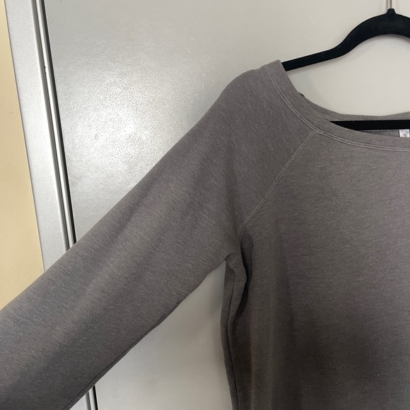 Fabletics- Maddie Ziegler pullover - Picture 3 of 11